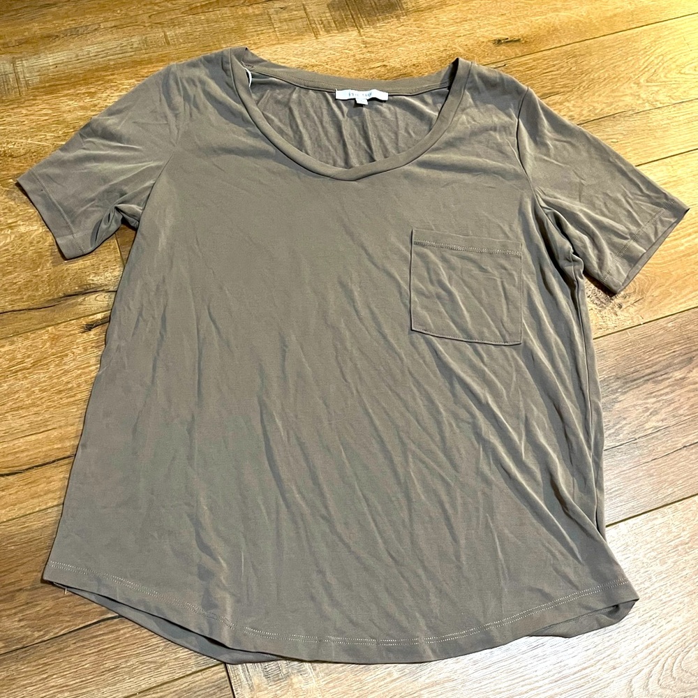 LOVE TREE SIMPLE T SHIRT